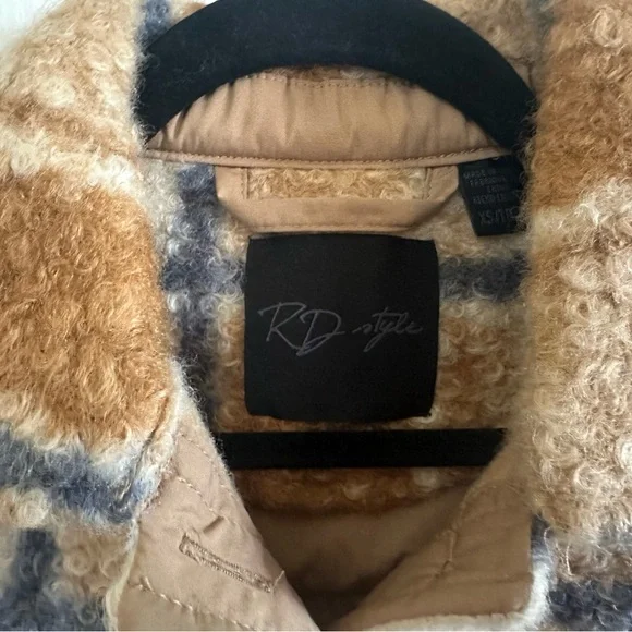 NWT RD Style Tan and Navy Blue Plaid Teddy Jacket Size XS - Picture 2 of 4